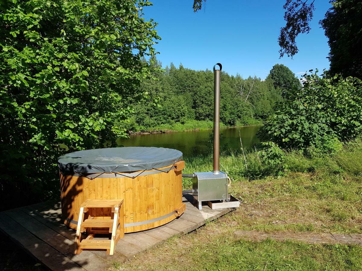 מלון Jõesuu Soomaa Water Camp מראה חיצוני תמונה